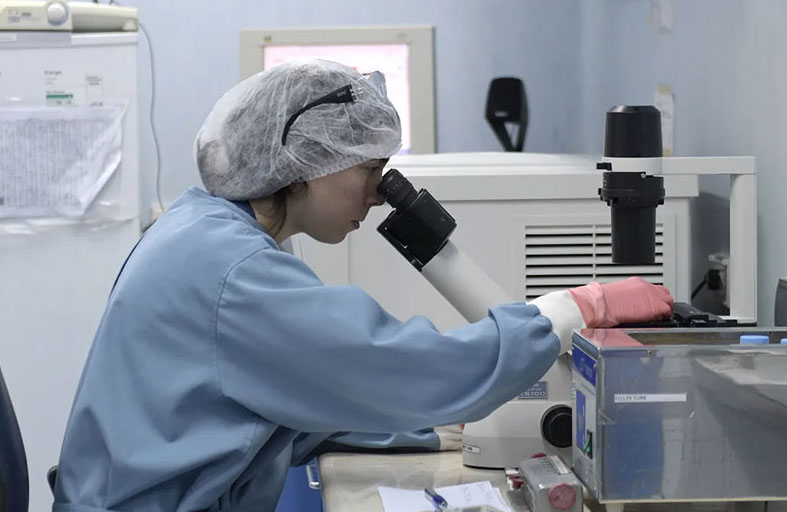 اختراق علمي.. توليفة طبية تبشر بالقضاء على الإيدز