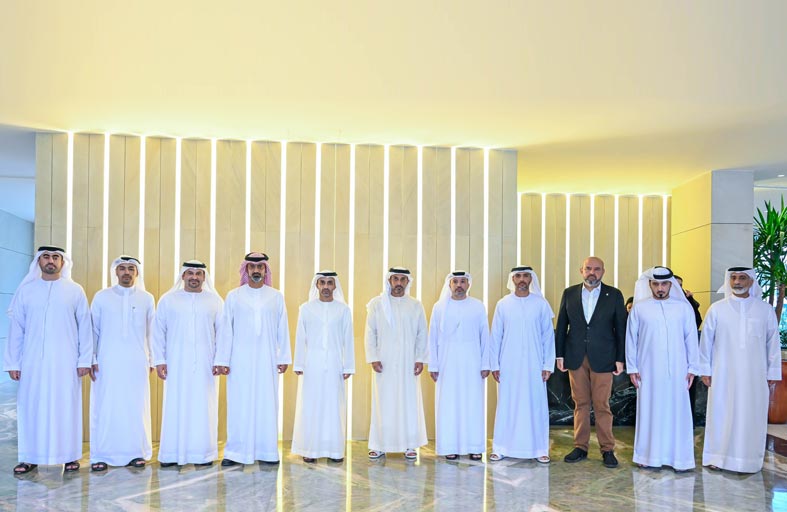 عمار النعيمي يزور مركز تجربة المتعاملين التفاعلي لمنطقة عجمان الحرة