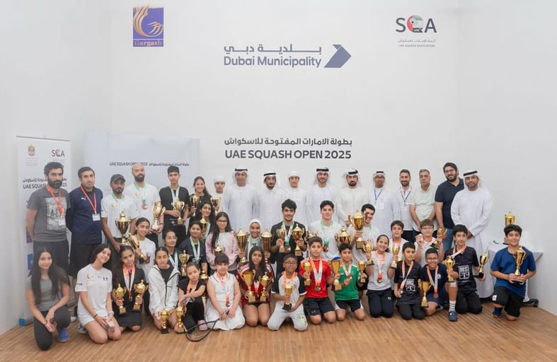 أحمد بن حشر يتوج الفائزين في بطولة الإمارات المفتوحة للاسكواش
