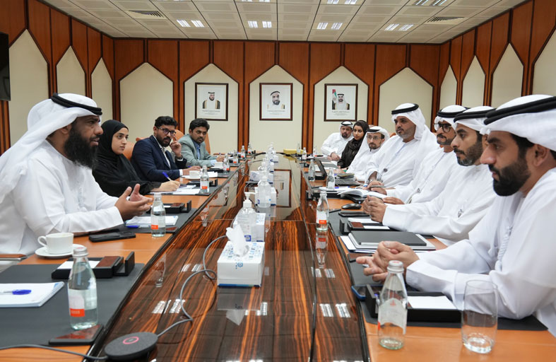 دائرة البلديات والنقل وبلدية مدينة أبوظبي ومركز الفجيرة لنظم المعلومات الجغرافية يبحثون تعزيز التعاون المشترك وتبادل الخبرات