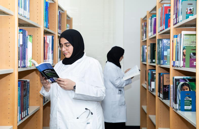 جامعة الإمارات تحتفي باليوم العالمي للكتاب