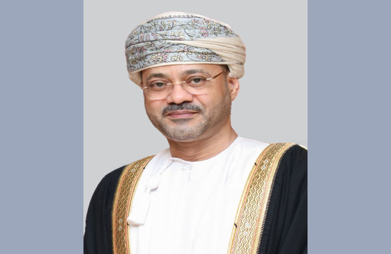 وزير الخارجية العماني يدعو إلى  وقف الحرب وتكثيف الضغط الدبلوماسي