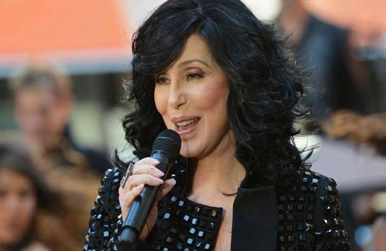 شير تطير إلى باكستان من أجل «الفيل الوحيد»