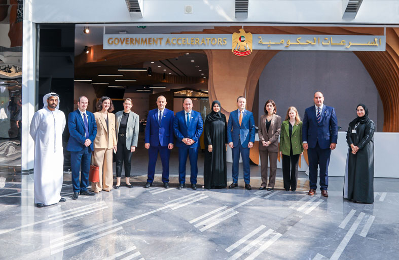 وفد حكومة جورجيا يتعرف على تجارب الإمارات في العمل والتحديث الحكومي