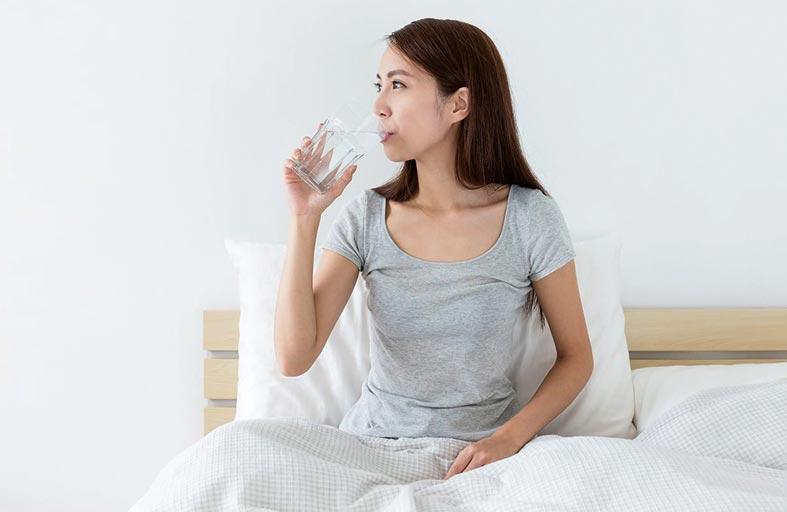 كم كوباً من الماء نحتاج يوميا؟