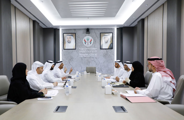 اجتماع تنسيقي بين «الموارد البشرية» و «المالية المركزية» و«الدائرة القانونية» و«القضاء» بحكومة الشارقة