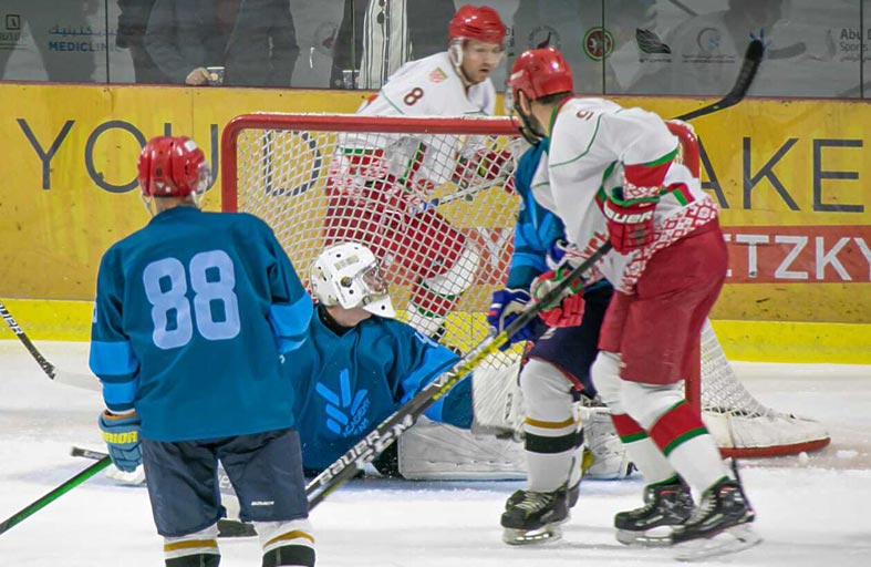 فريق ستورمز يتصدر منافسات ثاني أيام بطولة كأس رئيس الدولة لهوكي الجليد 2022 