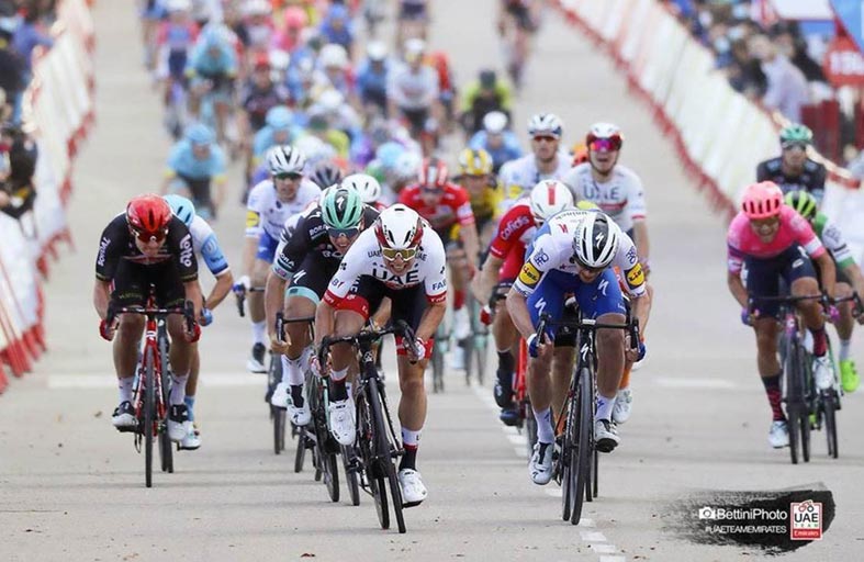 فيليبسن دراج فريق الإمارات يحل ثانيا في جولة إسبانيا