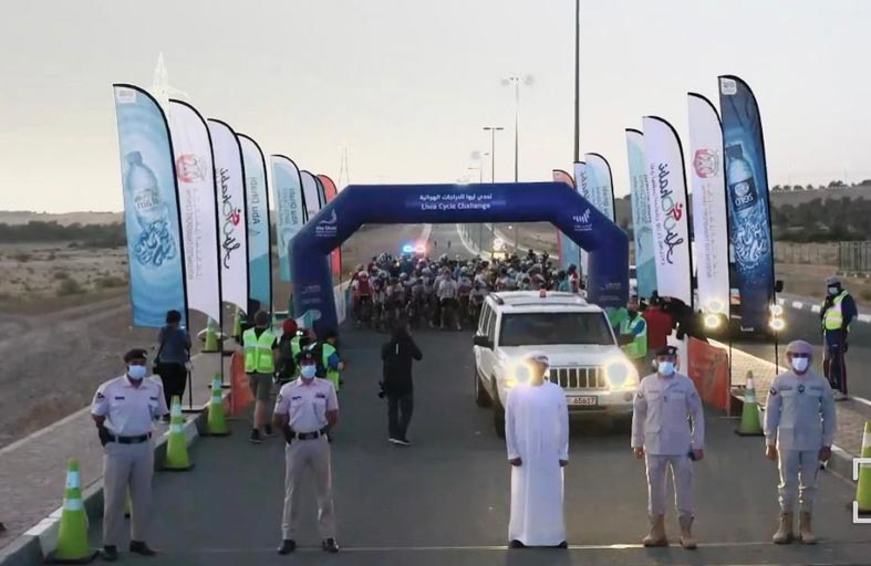 شرطة أبوظبي تشارك في تأمين «تحدي ليوا للدراجات الهوائية»
