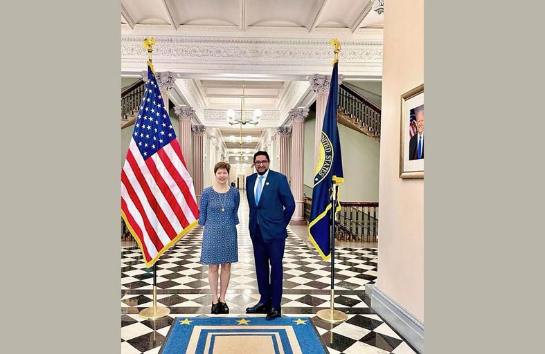 أمين عام منتدى أبوظبي للسلم ومساعدة الرئيس الأمريكي يبحثان جهود صناع السّلام العالمي