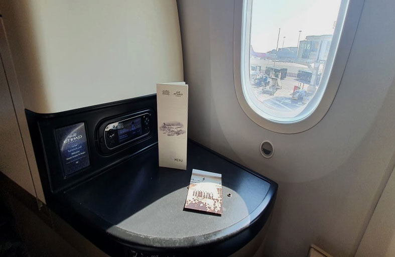 الأرشيف الوطني يقدم تاريخ الإمارات وحضاراتها لشعوب العالم عبر طيران الاتحاد 