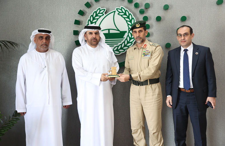 قائد عام شرطة دبي يلتقي جمال بن حويرب