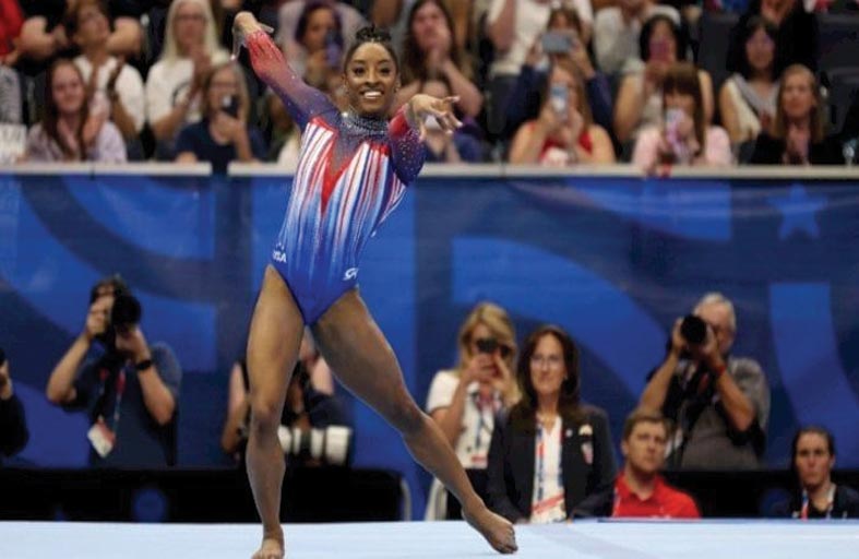 أسطورة الجمباز بايلز تتأهل إلى أولمبياد باريس 