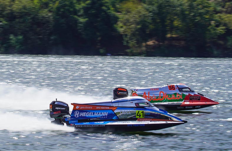 زوارق أبوظبي تحتفظ بالصدارة و «الشارقة» بالمركز الثاني في بطولة العالم للفورمولا2- في البرتغال