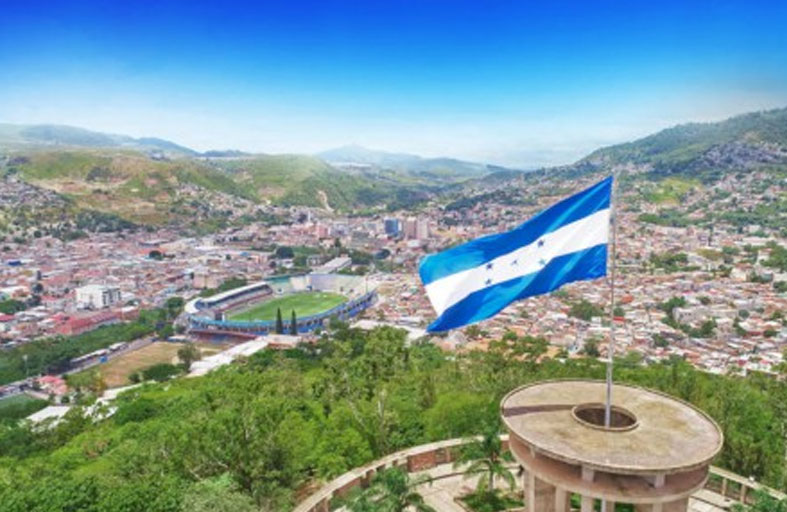 مرشحون في هندوراس يختتمون حملاتهم بتقاذف الاتهامات بالتزوير 