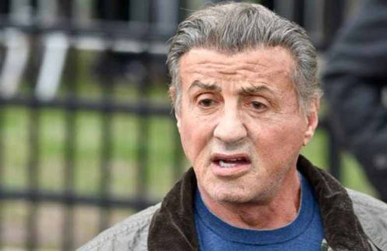 ستالون يعزي صديق عمره بوفاة زوجته