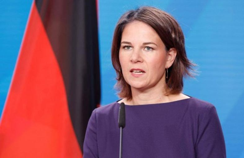 وزيرة الخارجية الألمانية تحاول في كييف طمأنة الأوكرانيين 