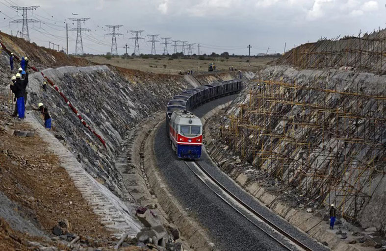 بين الغرب وروسيا والصين.. أفريقيا ضحية مواردها