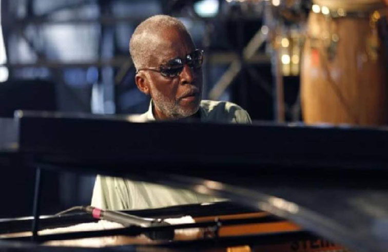 وفاة عازف البيانو الشهير أحمد جمال