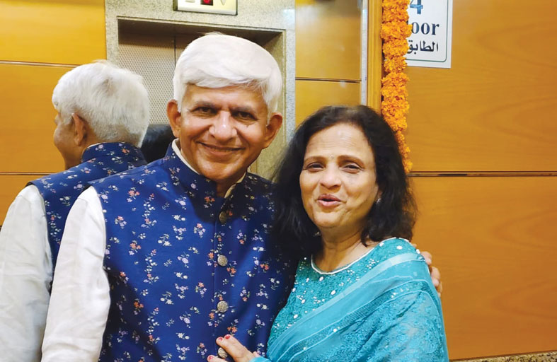 مقيم في أبوظبي يفوز بجائزة كليوجرام من الذهب في سحب  Big Ticket الإلكتروني