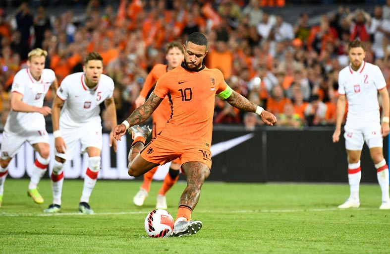 ديباي يحرم هولندا العلامة الكاملة وبلجيكا تتعثر أمام ويلز 