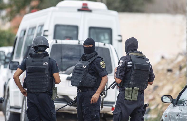 تونس: تفكيك شبكة لتمويل إرهابيين في بؤر التوتر