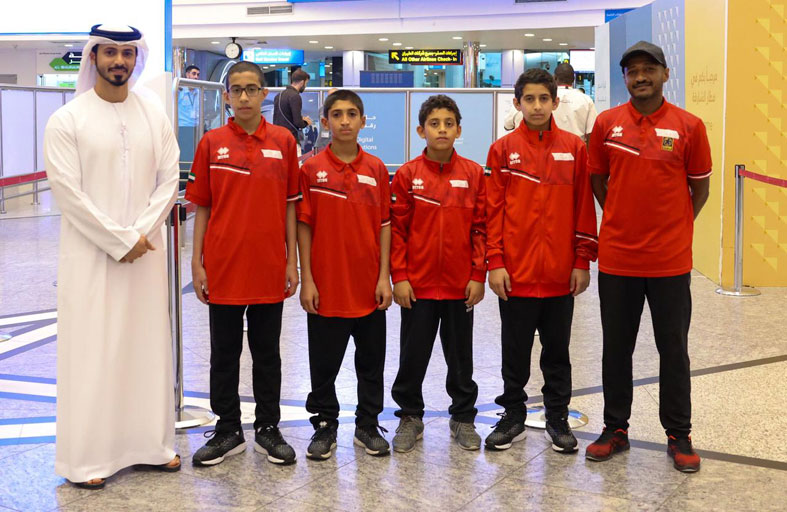 لاعبو نادي مليحة مع بعثة منتخب الإمارات للخماسي الحديث إلى البطولة العربية في مصر