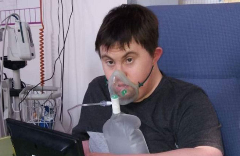 قال الأطباء سيعيش يوما واحدا.. ثم خرج منتصرا 