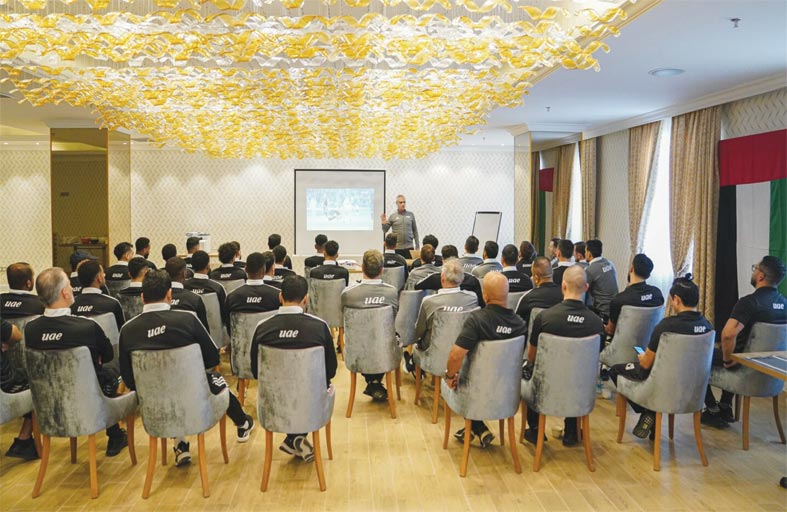 ورشة تحكيمية لمنتخب الإمارات في «خليجي 25»