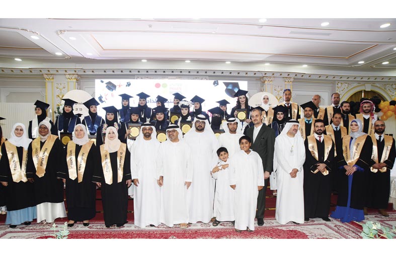 المدرسة المتحدة تقيم حفل تخريج طلبة الثانوية العامة 