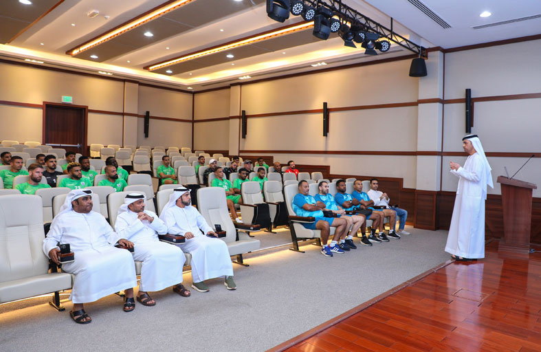 دبا الحصن يدشّن استعداداته للموسم الجديد بحفاوة استقبال ودعم إداري وجماهيري