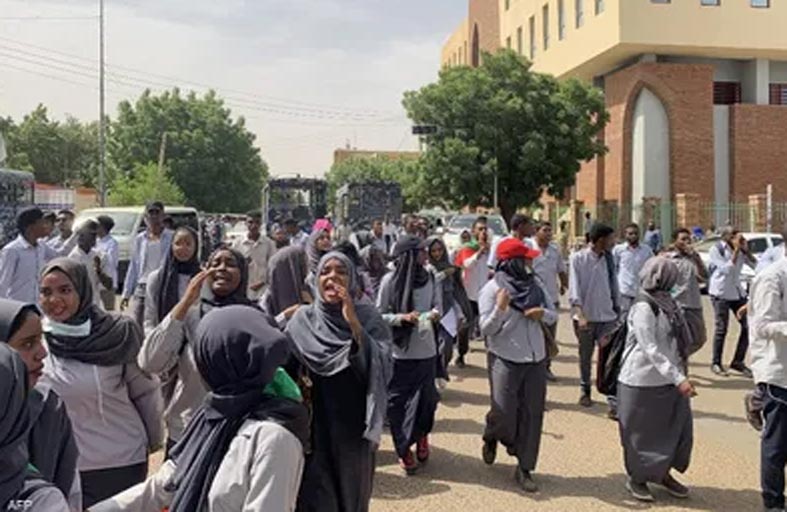 نقص وأسعار مرتفعة.. أزمة دواء «مزدوجة» تثقل كاهل السودانيين