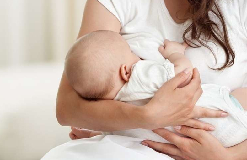 رفض الرضيع للثدي .. أسباب وحلول