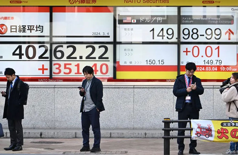 المؤشر نيكي يتراجع وسط جني الأرباح بعد اتفاق التجارة مع أمريكا