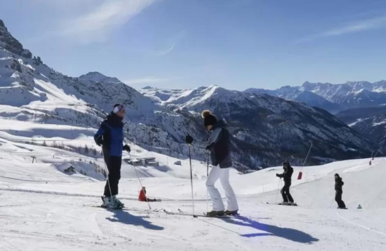 العثور على جثث 5 متزلجين مفقودين