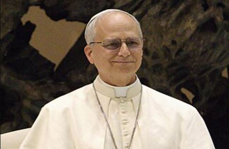  أول بابا أمريكي للفاتيكان ينتقد السياسات القومية 