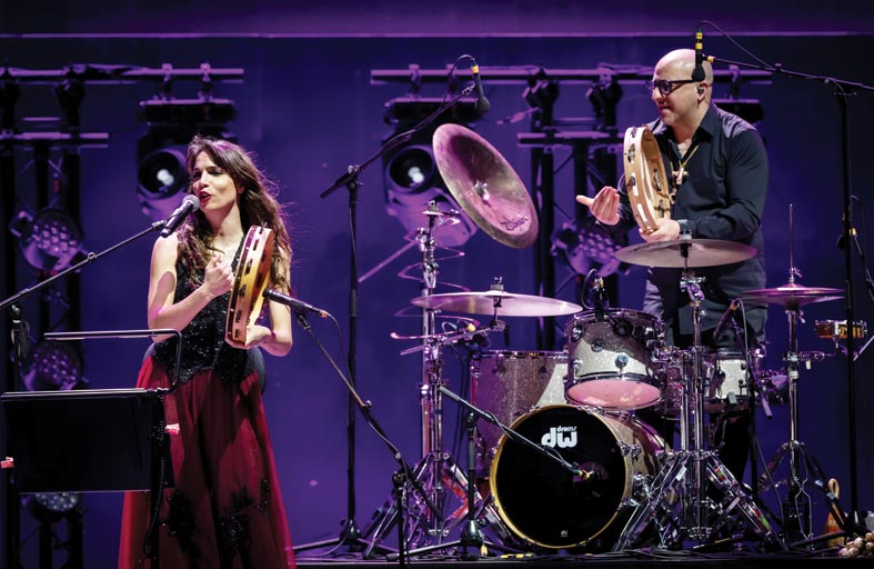 الإيطالية توسكا تغني لعبد الحليم حافظ في إكسبو 2020 دبي