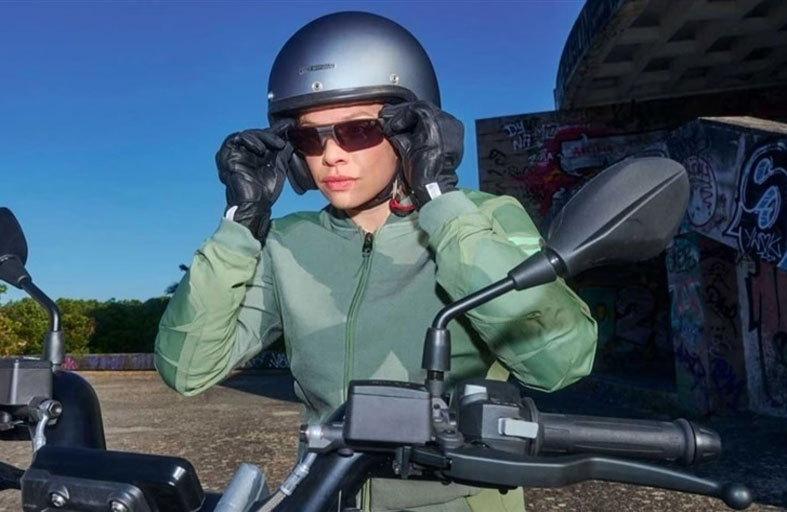 نظارة ذكية لقائدي الدراجات النارية 