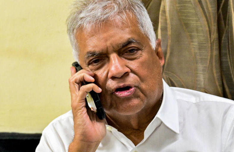 رؤساء سريلانكيون سابقون يتضامنون مع رانيل ويكريميسنغه 