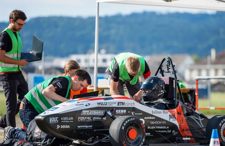 طلاب سويسريون يصنعون أسرع سيارة كهربائية في العالم