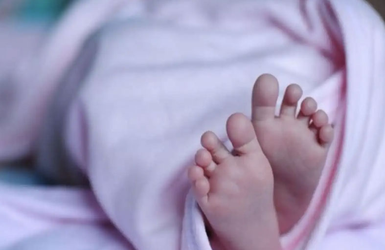 عذب رضيعته حتى الموت