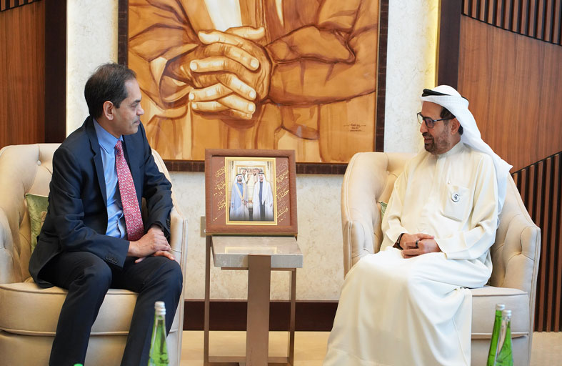 علي النعيمي يلتقي سفير جمهورية الهند لدى الدولة