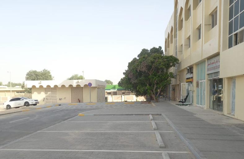 بلدية مدينة أبوظبي تنجز مشروع طريق خدمة و67 موقفاً للمحلات التجارية في الوثبة جنوب