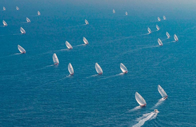 ‎90 ‎محملاً شراعياً تعلن جاهزيتها للانطلاق اليوم في سباق غناضة البحري لفئة 60 قدما