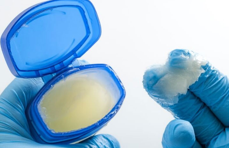 هل يمكن وضع الفازلين على الوجه؟