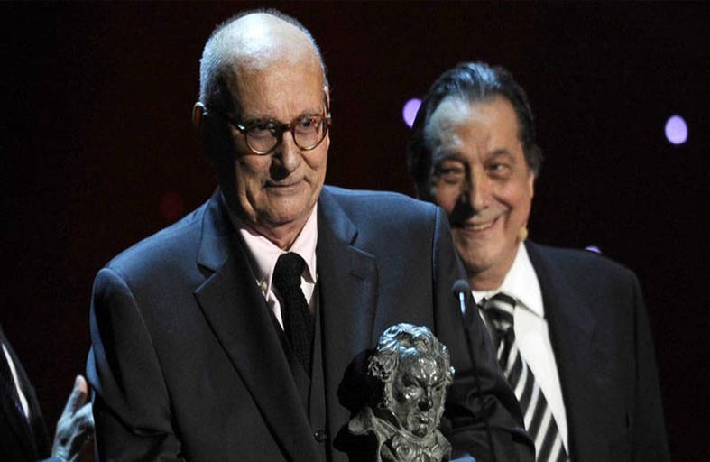 وفاة المخرج الإسباني ماريو كاموس 