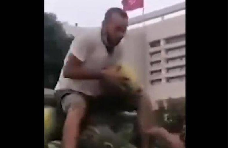 بعد فيديو تحطيم البطيخ.. السلطات توقف البائع الغاضب 
