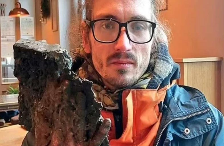 حفر طريق عام لتحرير يد ناشط بيئي