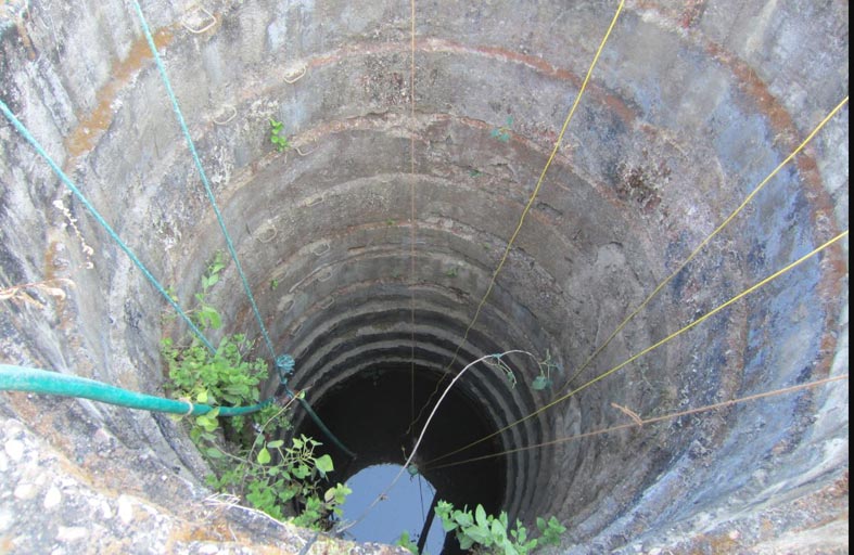 العثور على جثث 3 شقيقات داخل بئر 