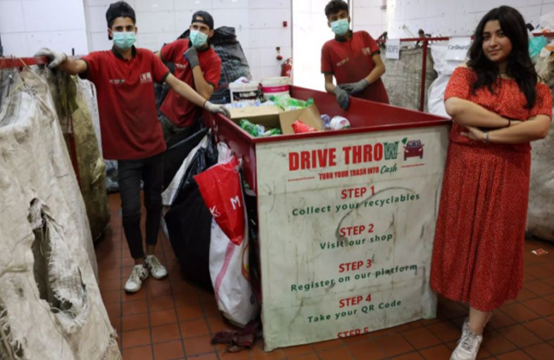 نفايات مقابل النقود... للحد من أزمة القمامة في لبنان 